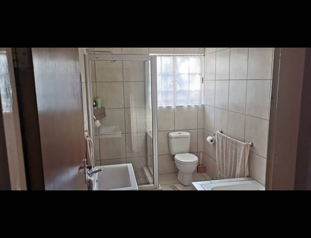 3 BEDROOM FREESTANDING FOR SALE IN SAFARI GARDENS